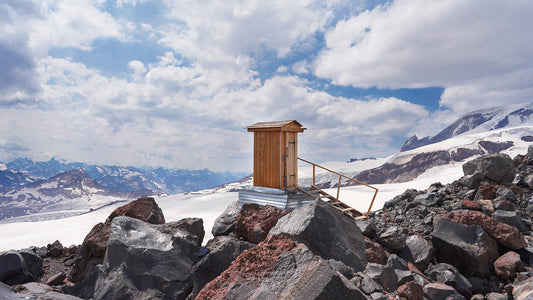 How to pee in the mountains: a guide for women - Vertura