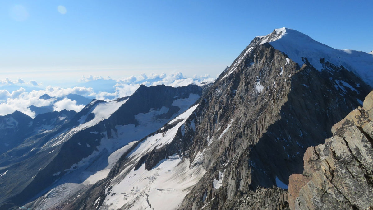 Where to go mountaineering in August - Vertura